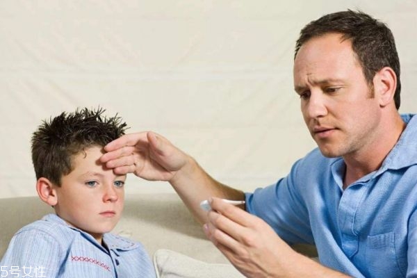 感冒一般是由什么引起的呢 感冒的癥狀有什么呢 感冒一般是由什么引起的呢 感冒的癥狀有什么呢