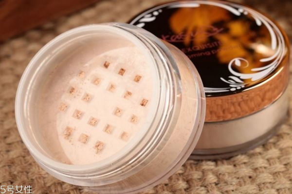 定妝粉哪個(gè)牌子好用 定妝粉結(jié)塊了怎么辦 定妝粉哪個(gè)牌子好用 定妝粉結(jié)塊了怎么辦