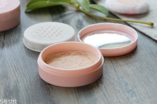 散粉有哪些類(lèi)型 散粉會(huì)堵塞毛孔嗎 散粉有哪些類(lèi)型 散粉會(huì)堵塞毛孔嗎