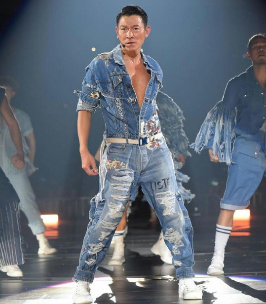 牛仔外套怎么搭配好看有個性 牛仔外套怎么搭配好看有個性