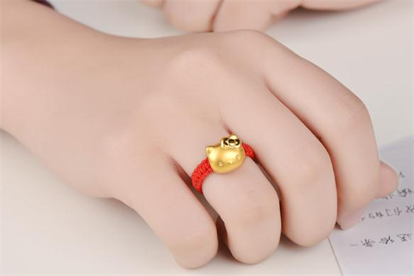 轉(zhuǎn)運珠戒指用紅繩還是黑繩 轉(zhuǎn)運珠戒指用什么顏色線好 轉(zhuǎn)運珠戒指用紅繩還是黑繩 轉(zhuǎn)運珠戒指用什么顏色線好