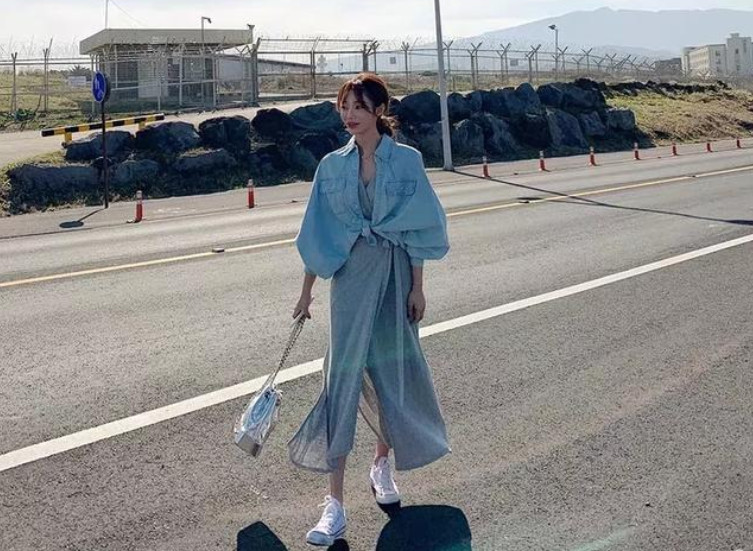 牛仔外套搭配圖片女 女生牛仔外套搭配圖片欣賞 牛仔外套搭配圖片女 女生牛仔外套搭配圖片欣賞