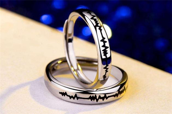對戒是男方買還是女方買 對戒買什么材質(zhì)的好