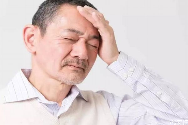 人有時(shí)候?yàn)槭裁磿^暈?zāi)?頭暈是什么原因造成的呢 人有時(shí)候?yàn)槭裁磿^暈?zāi)?頭暈是什么原因造成的呢