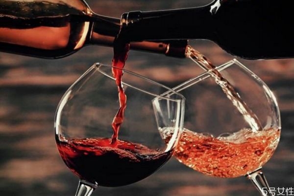 葡萄酒有什么營(yíng)養(yǎng)價(jià)值呢 喝葡萄酒有什么好處呢 葡萄酒有什么營(yíng)養(yǎng)價(jià)值呢 喝葡萄酒有什么好處呢