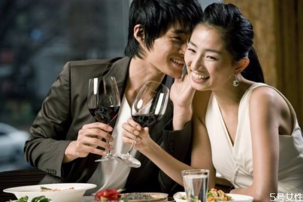 第一次約會要準(zhǔn)備什么 第一次約會注意事項(xiàng)