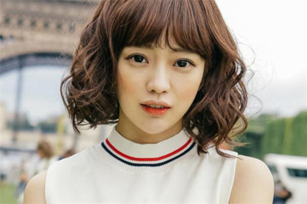 蛋卷頭染什么發(fā)色好看 蛋卷頭適合染什么顏色 蛋卷頭染什么發(fā)色好看 蛋卷頭適合染什么顏色