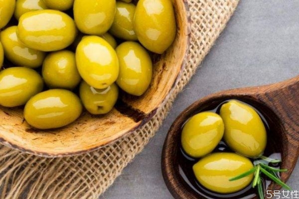 一般橄欖成熟時間是怎么樣的呢 什么人不能吃橄欖呢