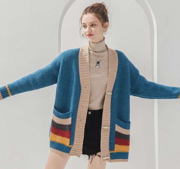 開衫毛衣里面搭配什么比較好 開衫毛衣里面搭配什么比較好