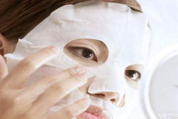 為什么敷了面膜還是缺水 什么時(shí)候敷面膜好 為什么敷了面膜還是缺水 什么時(shí)候敷面膜好