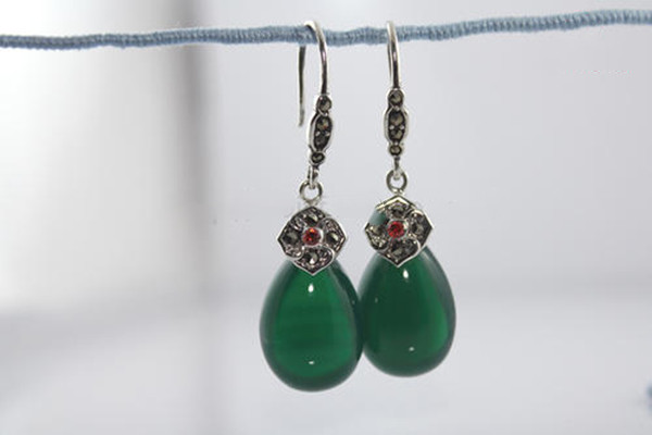 綠玉髓耳環(huán)怎么鑒別 綠玉髓耳環(huán)怎么選購 綠玉髓耳環(huán)怎么鑒別 綠玉髓耳環(huán)怎么選購