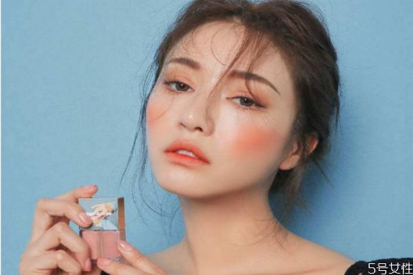 經(jīng)常去角質(zhì)皮膚會更好嗎 去角質(zhì)產(chǎn)品要怎么挑選 經(jīng)常去角質(zhì)皮膚會更好嗎 去角質(zhì)產(chǎn)品要怎么挑選