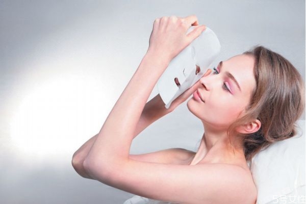 去完角質(zhì)再敷面膜效果會加倍嗎 去角質(zhì)后馬上敷面膜嗎 去完角質(zhì)再敷面膜效果會加倍嗎 去角質(zhì)后馬上敷面膜嗎