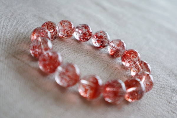 草莓晶怎么挑選 草莓晶怎么保養(yǎng) 草莓晶怎么挑選 草莓晶怎么保養(yǎng)