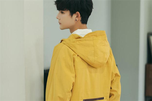 換季男生穿什么外套好看 換季男生穿搭圖片 換季男生穿什么外套好看 換季男生穿搭圖片