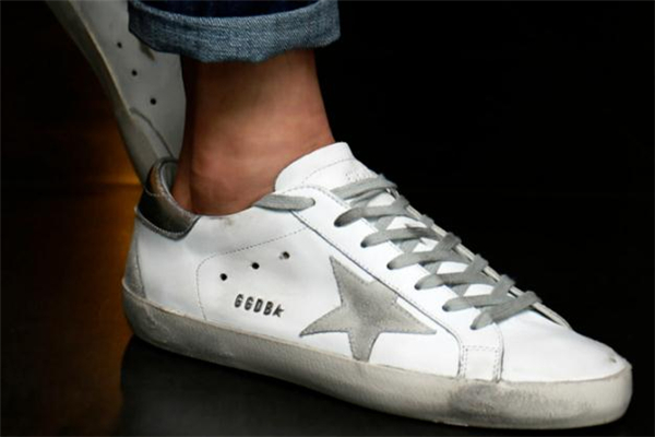 秋天男生穿什么鞋子好看 男生秋天適合穿什么鞋 秋天男生穿什么鞋子好看 男生秋天適合穿什么鞋