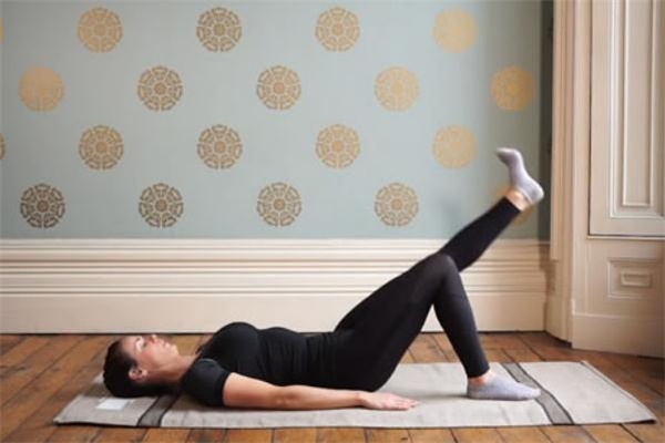 自重訓(xùn)練是什么 自重訓(xùn)練和器械訓(xùn)練的區(qū)別 自重訓(xùn)練是什么 自重訓(xùn)練和器械訓(xùn)練的區(qū)別