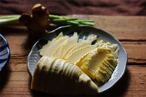 冬筍不能和什么一起吃 冬筍什么人不能吃 冬筍不能和什么一起吃 冬筍什么人不能吃