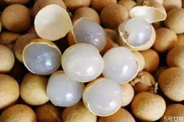 為什么吃龍眼容易上火呢 吃龍眼有什么好處嗎 為什么吃龍眼容易上火呢 吃龍眼有什么好處嗎