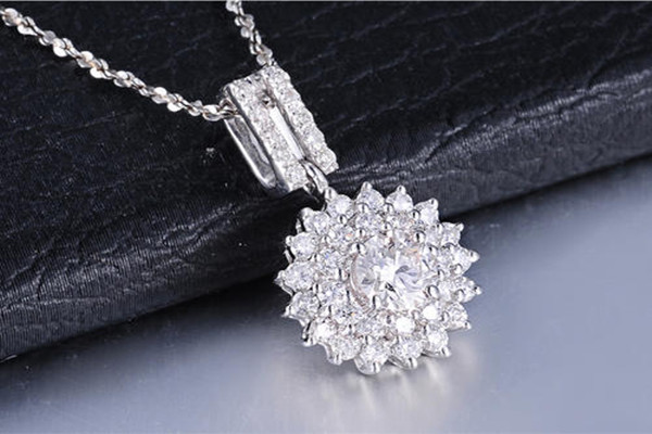 鉑金項鏈怎么清洗 怎樣的鉑金項鏈送人好 鉑金項鏈怎么清洗 怎樣的鉑金項鏈送人好