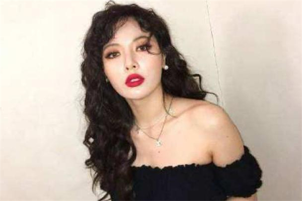 羊毛卷適合圓臉女生嗎 羊毛卷適合發(fā)量多的人嗎 羊毛卷適合圓臉女生嗎 羊毛卷適合發(fā)量多的人嗎