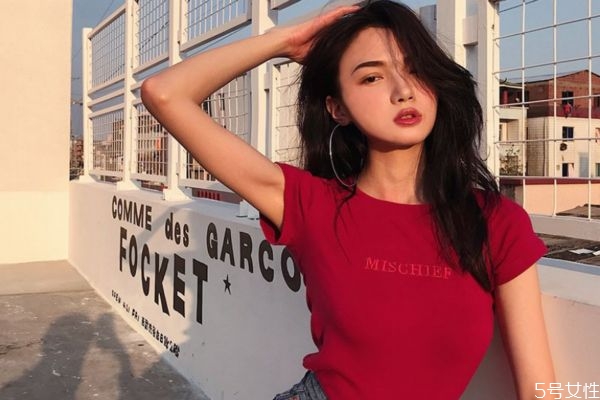 怎樣和女孩子聊天 和女生聊天不得不學(xué)的三個(gè)搭訕技巧 怎樣和女孩子聊天 和女生聊天不得不學(xué)的三個(gè)搭訕技巧