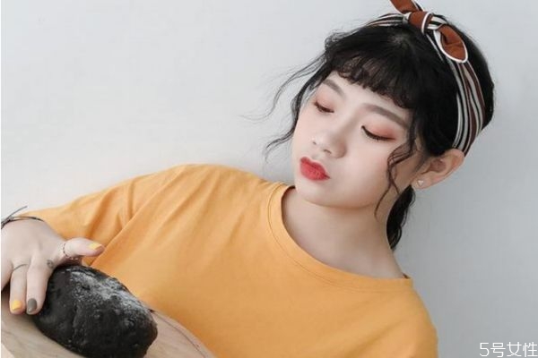 怎樣和女孩子聊天 和女生聊天不得不學(xué)的三個(gè)搭訕技巧 怎樣和女孩子聊天 和女生聊天不得不學(xué)的三個(gè)搭訕技巧