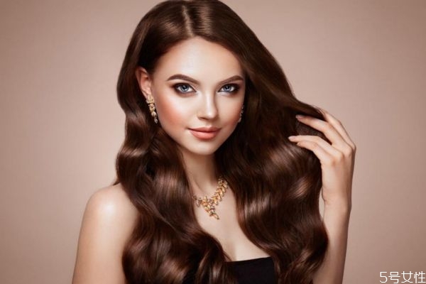 頭發(fā)干枯怎么保養(yǎng) 頭發(fā)怎么保養(yǎng)有光澤 頭發(fā)干枯怎么保養(yǎng) 頭發(fā)怎么保養(yǎng)有光澤