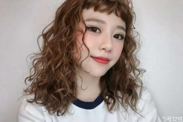 經(jīng)常燙發(fā)有什么危害 燙發(fā)后怎么保養(yǎng) 經(jīng)常燙發(fā)有什么危害 燙發(fā)后怎么保養(yǎng)