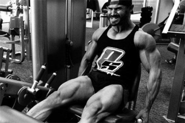 坐姿腿屈伸傷膝蓋嗎 坐姿腿屈伸練哪里 坐姿腿屈伸傷膝蓋嗎 坐姿腿屈伸練哪里