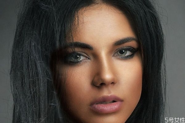 右臉長痘痘是為什么呢 右臉長痘痘的原因是什么呢 右臉長痘痘是為什么呢 右臉長痘痘的原因是什么呢