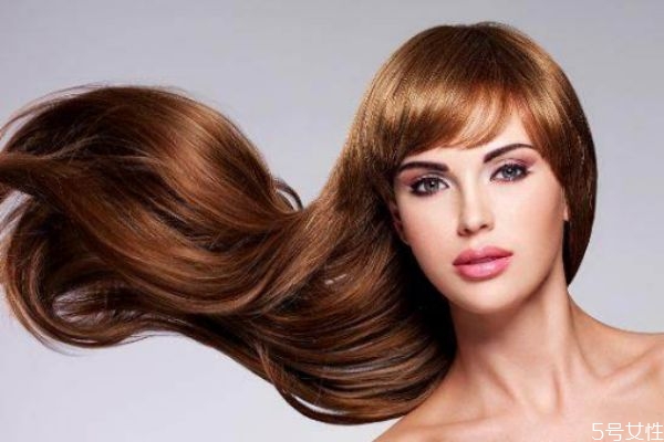 頭發(fā)干燥用什么洗發(fā)水 頭發(fā)干枯的日常護(hù)理 頭發(fā)干燥用什么洗發(fā)水 頭發(fā)干枯的日常護(hù)理