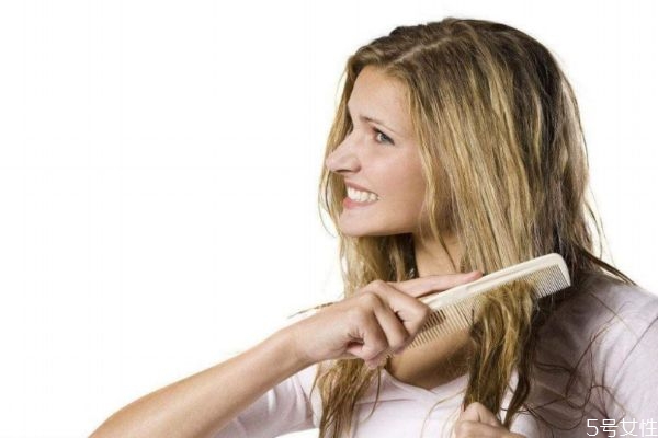 多梳頭發(fā)有什么好處 梳頭發(fā)的好處 多梳頭發(fā)有什么好處 梳頭發(fā)的好處