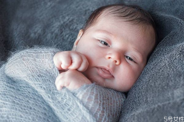 寶寶頭發(fā)稀少正常嗎 寶寶頭發(fā)稀少怎么辦 寶寶頭發(fā)稀少正常嗎 寶寶頭發(fā)稀少怎么辦