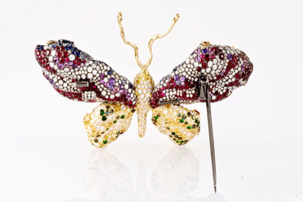 胸針品牌有哪些 女士胸針的戴法有哪些 胸針品牌有哪些 女士胸針的戴法有哪些