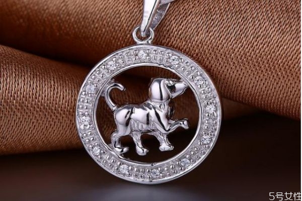 925銀是什么銀呢 925銀和純銀有什么區(qū)別呢 925銀是什么銀呢 925銀和純銀有什么區(qū)別呢