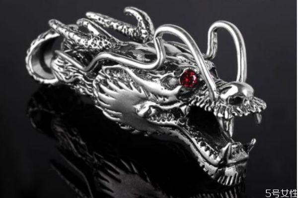 925銀是什么銀呢 925銀和純銀有什么區(qū)別呢 925銀是什么銀呢 925銀和純銀有什么區(qū)別呢