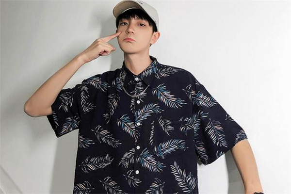 偏瘦的男生怎么搭配衣服 偏瘦男生穿搭技巧 偏瘦的男生怎么搭配衣服 偏瘦男生穿搭技巧