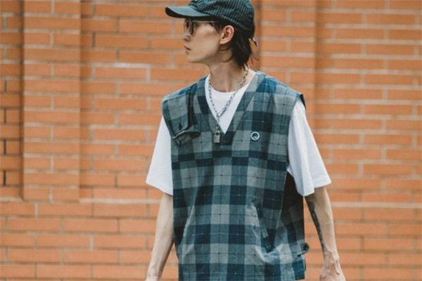 偏瘦的男生怎么搭配衣服 偏瘦男生穿搭技巧 偏瘦的男生怎么搭配衣服 偏瘦男生穿搭技巧