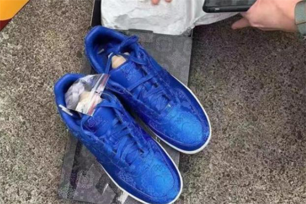 clot聯(lián)名af1藍(lán)絲綢開箱測評 clot藍(lán)絲綢會(huì)跌價(jià)嗎 clot聯(lián)名af1藍(lán)絲綢開箱測評 clot藍(lán)絲綢會(huì)跌價(jià)嗎