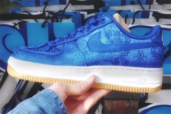 clot聯(lián)名af1藍(lán)絲綢開箱測評 clot藍(lán)絲綢會(huì)跌價(jià)嗎 clot聯(lián)名af1藍(lán)絲綢開箱測評 clot藍(lán)絲綢會(huì)跌價(jià)嗎