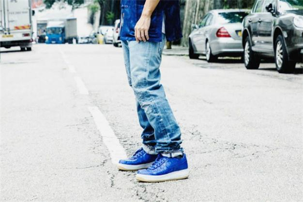 clot聯(lián)名af1藍(lán)絲綢開箱測評 clot藍(lán)絲綢會(huì)跌價(jià)嗎 clot聯(lián)名af1藍(lán)絲綢開箱測評 clot藍(lán)絲綢會(huì)跌價(jià)嗎