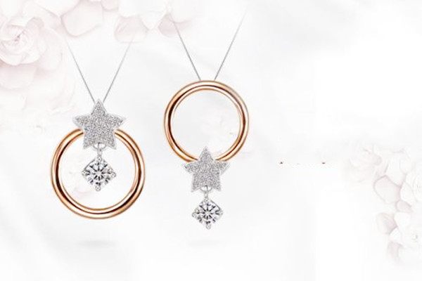 鉆石吊墜哪個品牌好 卡地亞經(jīng)典求婚戒指款式有哪些 鉆石吊墜哪個品牌好 卡地亞經(jīng)典求婚戒指款式有哪些