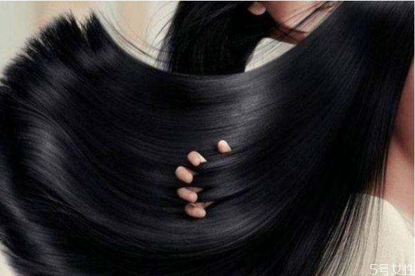 頭發(fā)干燥用什么洗發(fā)水 頭發(fā)干枯的日常護(hù)理 頭發(fā)干燥用什么洗發(fā)水 頭發(fā)干枯的日常護(hù)理