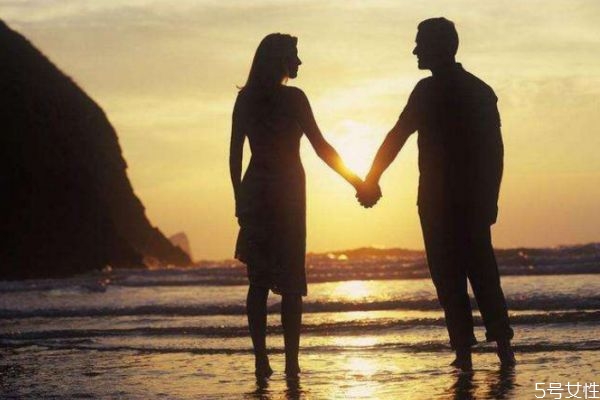 成熟男人喜歡單純的女生嗎 什么樣男人喜歡清純的女人 成熟男人喜歡單純的女生嗎 什么樣男人喜歡清純的女人