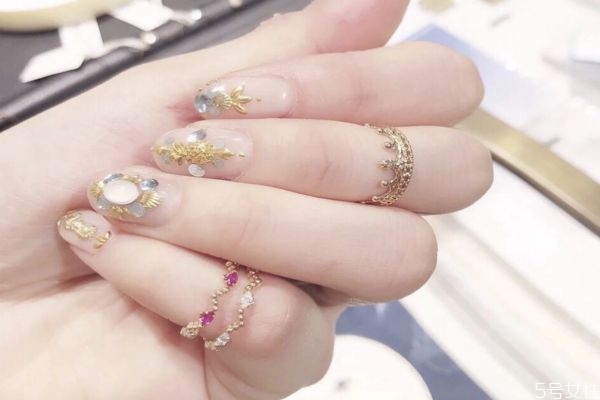 日系美甲怎么做 日式美甲和一般的美甲有什不同 日系美甲怎么做 日式美甲和一般的美甲有什不同