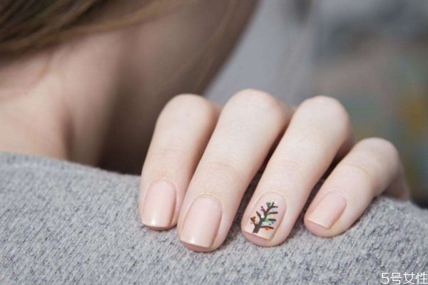 芭比美甲和光療甲有什么區(qū)別 芭比膠美甲后怎么保養(yǎng) 芭比美甲和光療甲有什么區(qū)別 芭比膠美甲后怎么保養(yǎng)