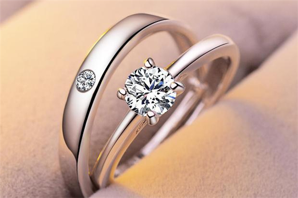 婚戒什么時(shí)候開(kāi)始戴 婚戒是領(lǐng)證后戴還是婚禮后戴