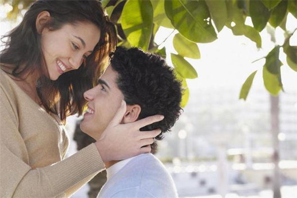 如何做到事業(yè)與家庭兼顧 婚后女人以家庭還是事業(yè)為重 如何做到事業(yè)與家庭兼顧 婚后女人以家庭還是事業(yè)為重