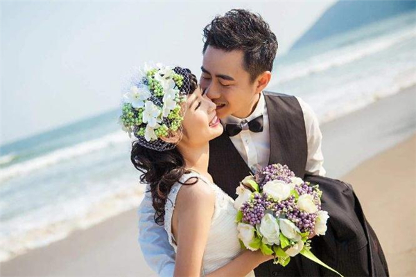 如何做到事業(yè)愛情兩不誤 談戀愛影響工作怎么辦